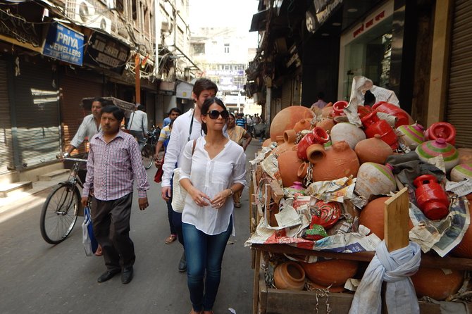 Old Delhi Food, Heritage&Cultural Walk with Rickshaw ride to Masterji Kee Haveli - Masterji Kee Haveli and the family behind the door