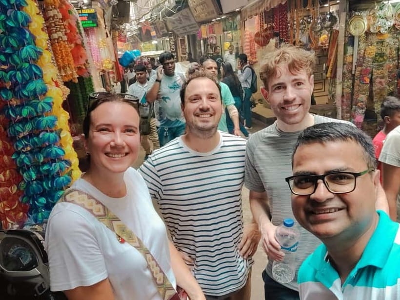 Old Delhi: Spices, Heritage and Bazaars Walking Tour - Meena Bazaar and the changing face of Chandni Chowk