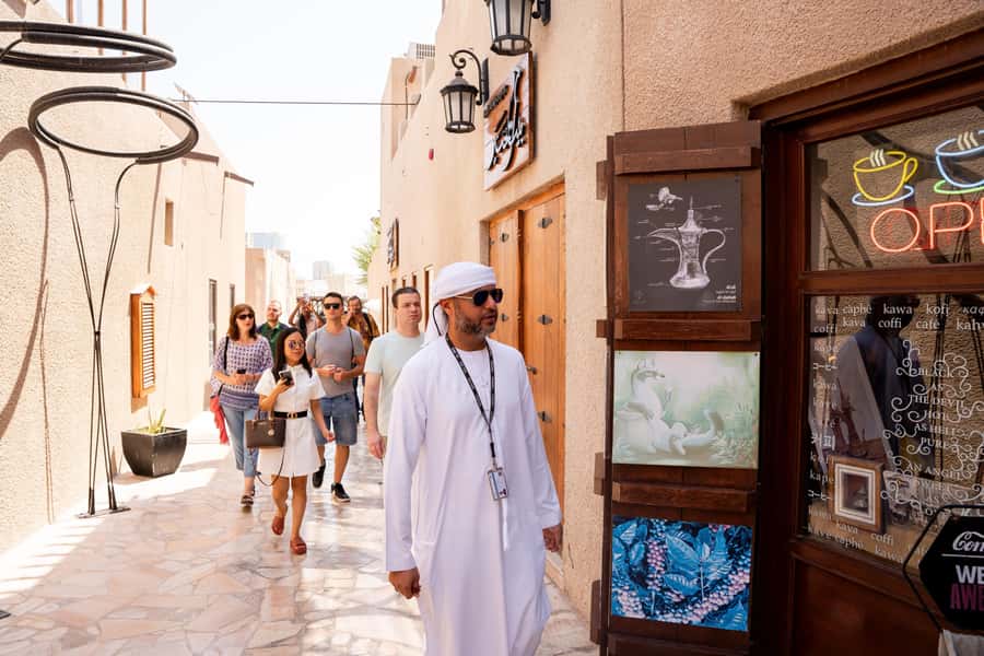 Old Dubai Historic Guided Tour: Creek, Street Food & Souks - Al Fahidi lanes and a taste of local street food