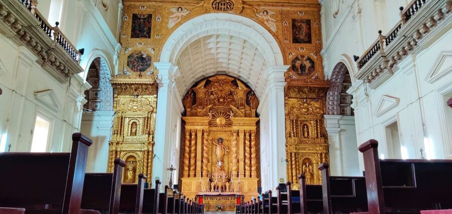 Old Goa: Walking Tour of Heritage Churches - Heat, rain, and the practical side of the walk