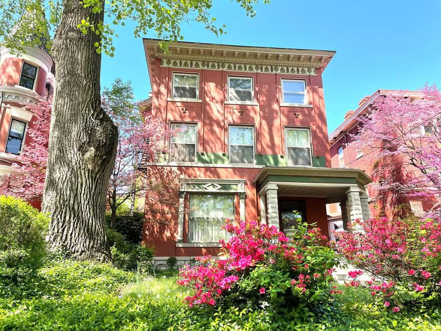 Old Louisville: History and Architecture Walking Tour - Finishing through Central Park
