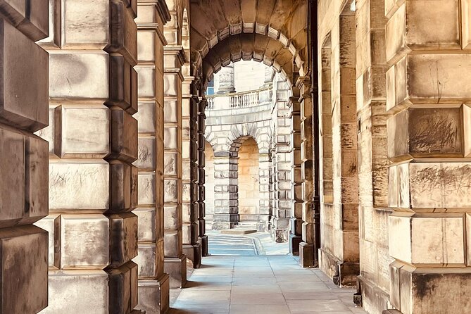 Old Town Walking Tour - The Royal Canongate and Mary Queen of Scots
