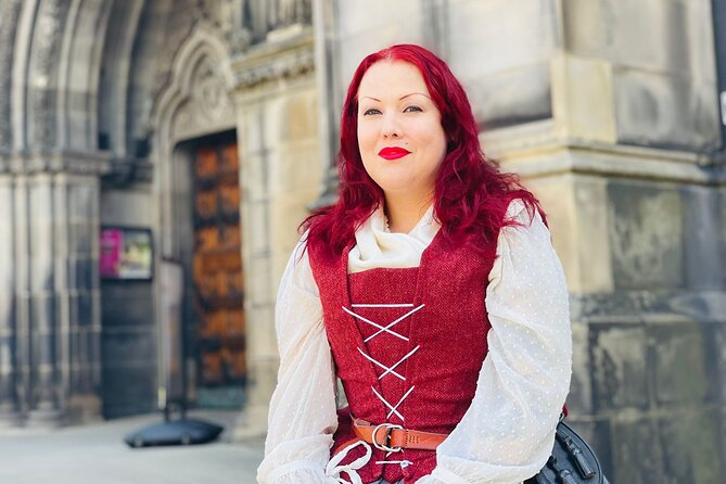Old Town Walking Tour - Canongate Cemetery and the Palace of Holyroodhouse area