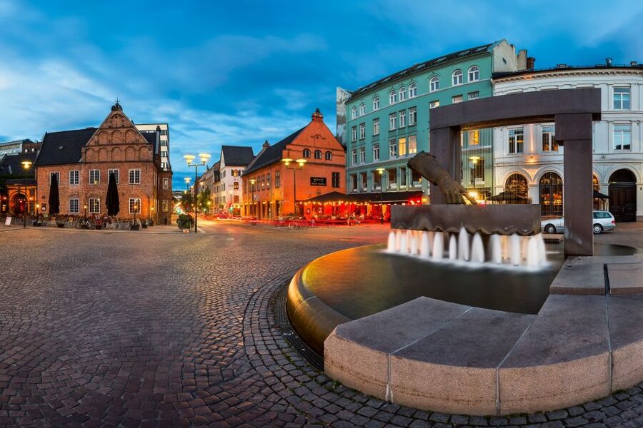 Oslo: Historic Myths & Legends Evening Walking Tour - What kind of Oslo tour is this?
