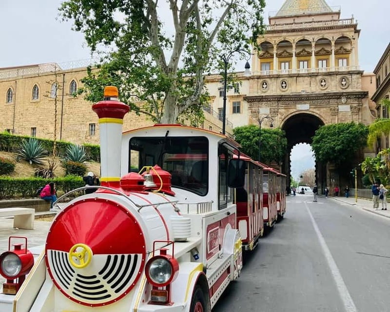 Palermo: Tour of the historic center by train - Palazzo dei Normanni and the Palatine Chapel