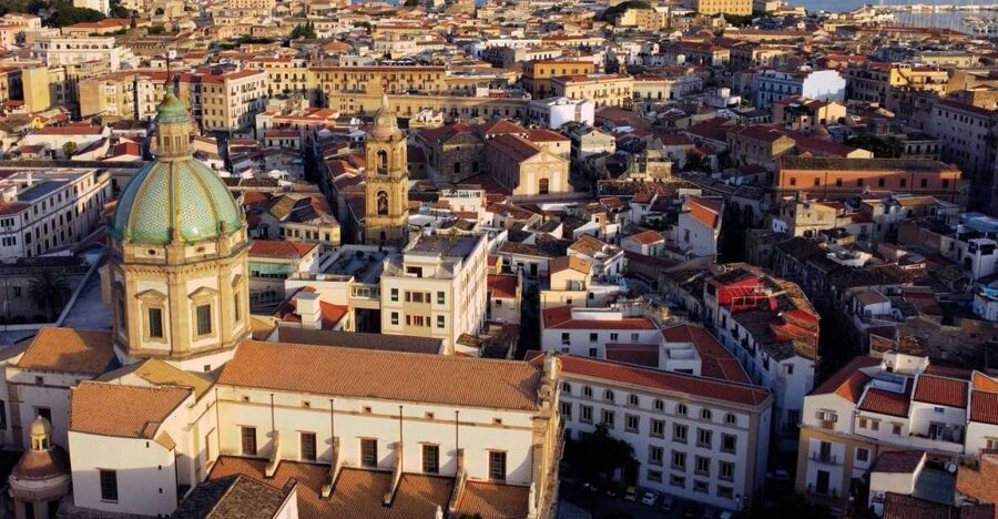 Palermo: Walking Tour of Historic Markets and Monuments - Palermo Cathedral and centuries of changes