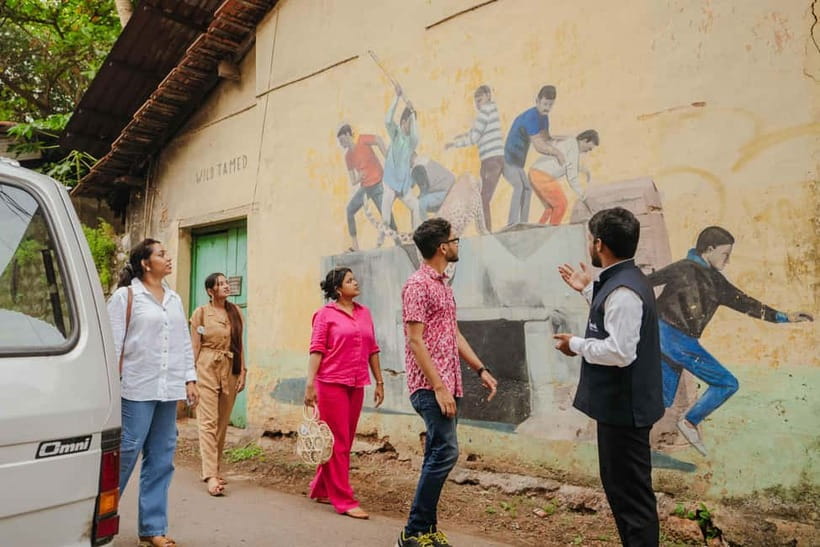 Panaji: Heritage Walking Tour in Fontainhas Latin Quarter - The bakery stop and Goan flavors