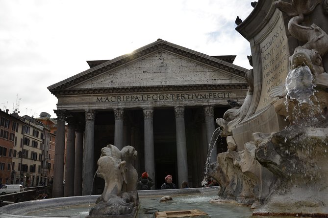 Pantheon Elite Guided Tour - Rome's Iconic Ancient Temple - The dome, oculus, airflow, and rain