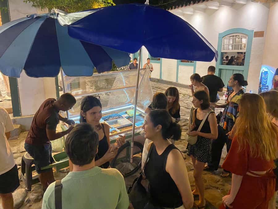 Paraty: Historic Centre Walking Tour & Cachaça Tasting - Reading Paraty’s streets and buildings