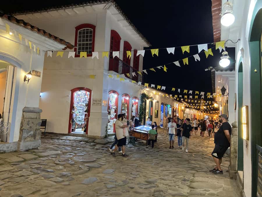 Paraty: Historic Centre Walking Tour & Cachaça Tasting - Timing, shoes, and physical demands