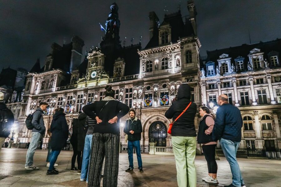 Paris: Dark History and Ghostly Guided Walking Tour - Pont Neuf and the city’s haunted public spaces