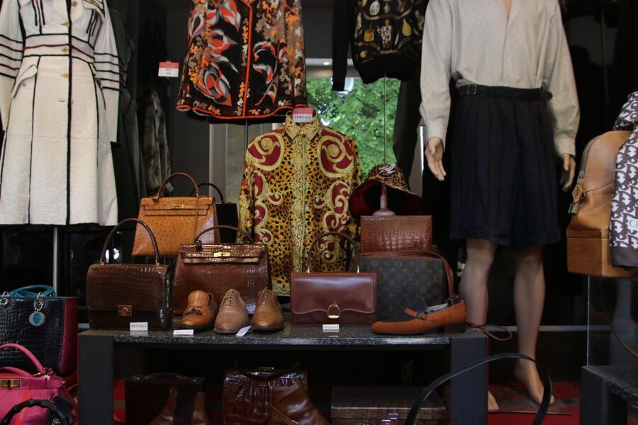 Paris: Fashion History Walking Tour in the Heart of Paris - Palais-Royal: gardens, arcades, and fashion as spectacle