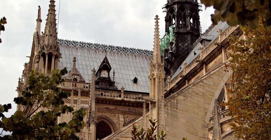 Paris Jewish History 2-Hour Private Guided Walking Tour - Notre Dame and the Jewish aspects of the cathedral