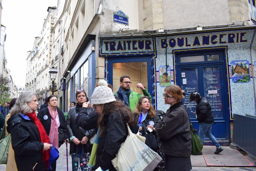 Paris: Le Marais & Montmartre Jewish History Walking Tour - Food, weather, and walking advice