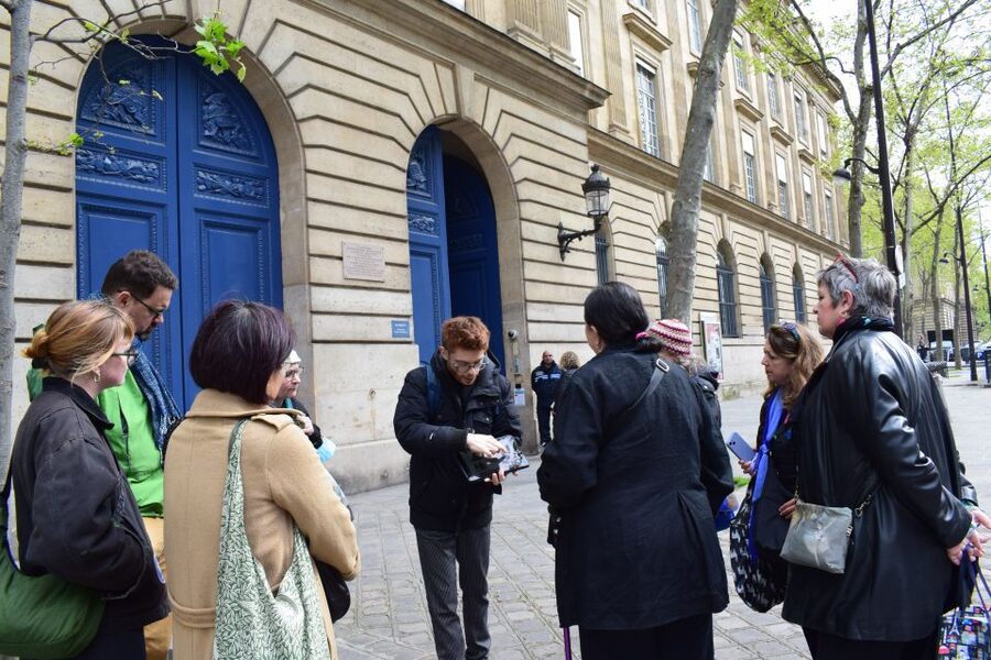 Paris: Le Marais & Montmartre Jewish History Walking Tour - Passing the Musée de Montmartre and 16 Rue du Mont-Cenis
