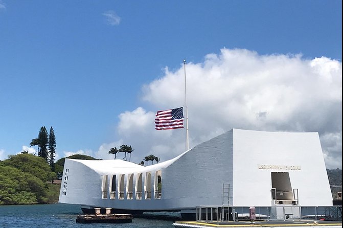 Pearl Harbor & USS Arizona Small-Group Tour [Early Access] - Guides can shape the entire day