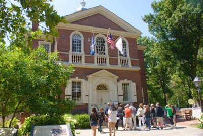 History, Highlights & Revolution Walking Tour
