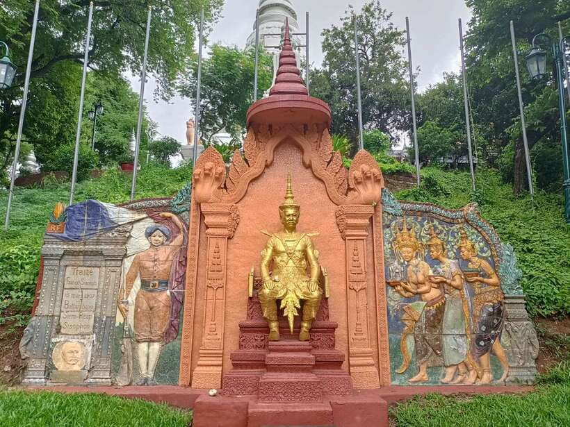 Phnom Penh Historical Sites Tour by Tuk Tuk - Pickup, timing, and comfort