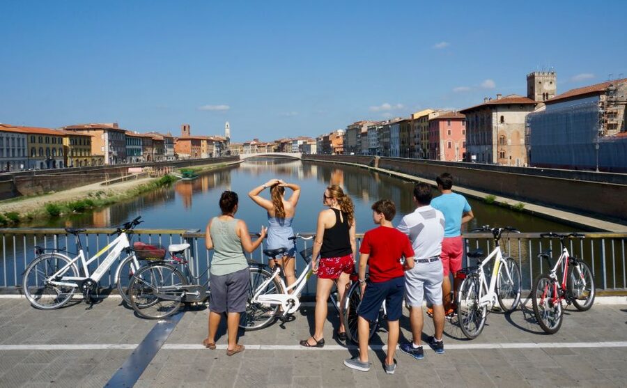 Pisa: Historic Center Tour by Bike Self-Guided - Following the Arno through Pisa