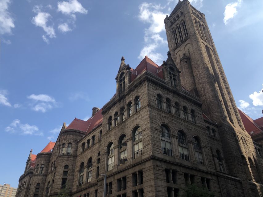 Pittsburgh: Best of the Burgh History and Architecture Tour - Public art, squares, and details you could miss alone