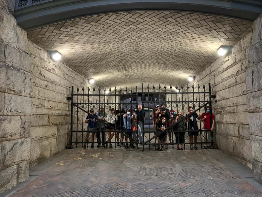 Pittsburgh: Evening Ghost & History Downtown Walking Tour - What the two hours feel like