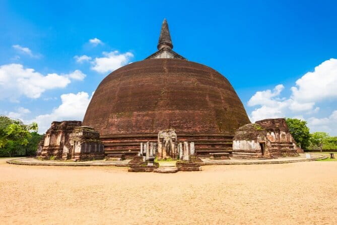 Polonnaruwa Ancient City Private Day Tour (Hidden Gems) - Alahana Pirivena and the working monastic city
