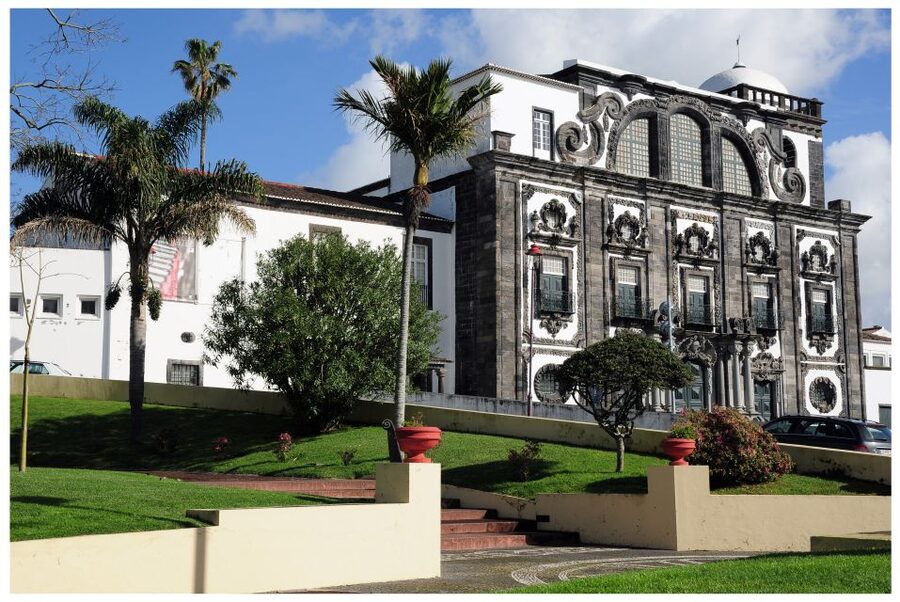 Ponta Delgada: Historical Walking Tour - Mercado da Graça: where the city feels most local