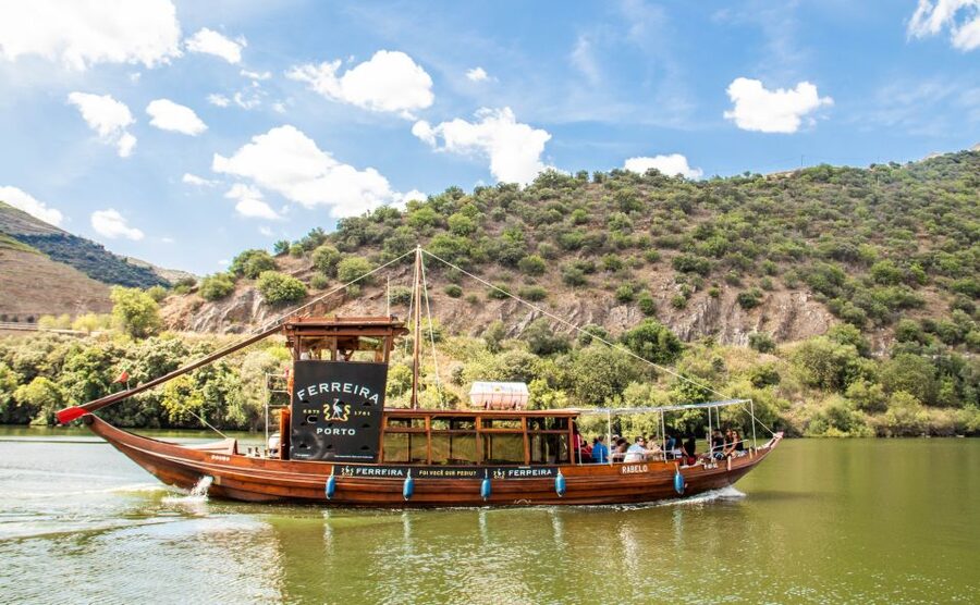 Porto: Douro Valley History & Wine Tour with Cruise & Lunch - The long return to Porto