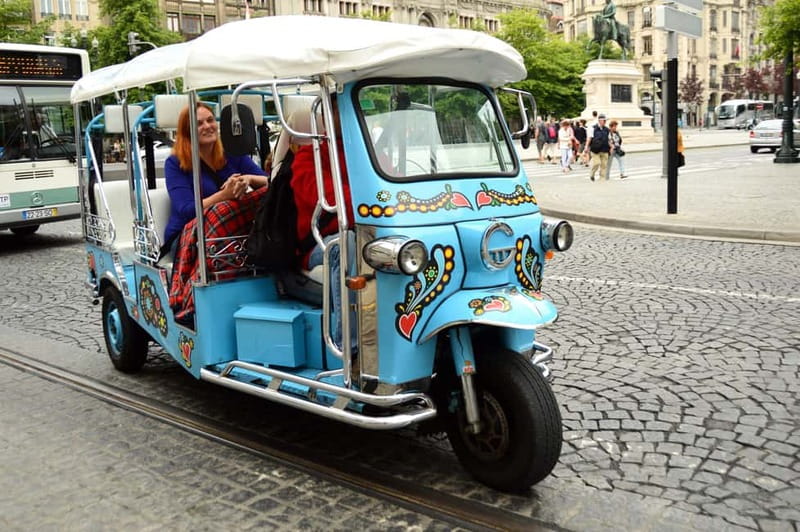 Porto: Historic Center Tuk-Tuk Tour - The River View and Photo Stop