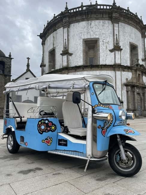 Porto: Historic Center Tuk-Tuk Tour - What the Driver Adds to the Ride