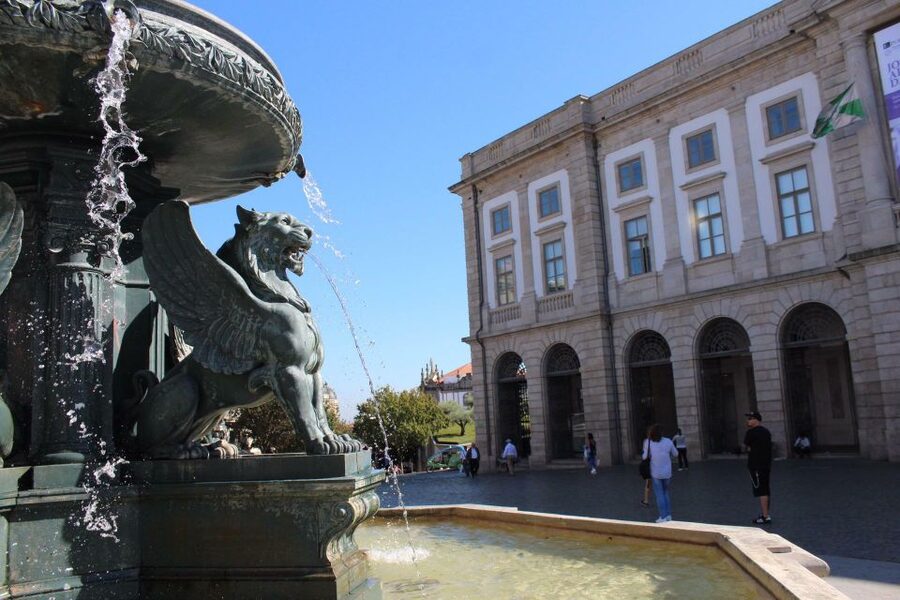 Porto: Historic City Center Walking Tour - Cordoaria’s Garden and Vitória Hill