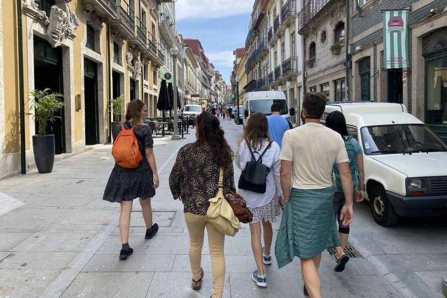Porto: Historical Center Walking Tour - The port wine and olive oil finish