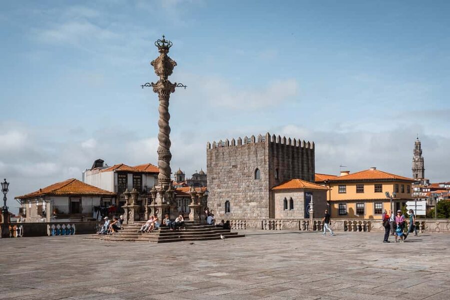 Porto: Private & Flexible Walking Tour in Historic Center - São Bento Station’s famous blue-and-white tiles