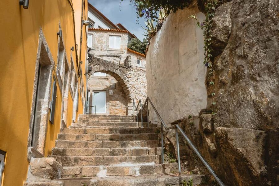 Porto: Private & Flexible Walking Tour in Historic Center - Sé Cathedral and Porto’s medieval upper town