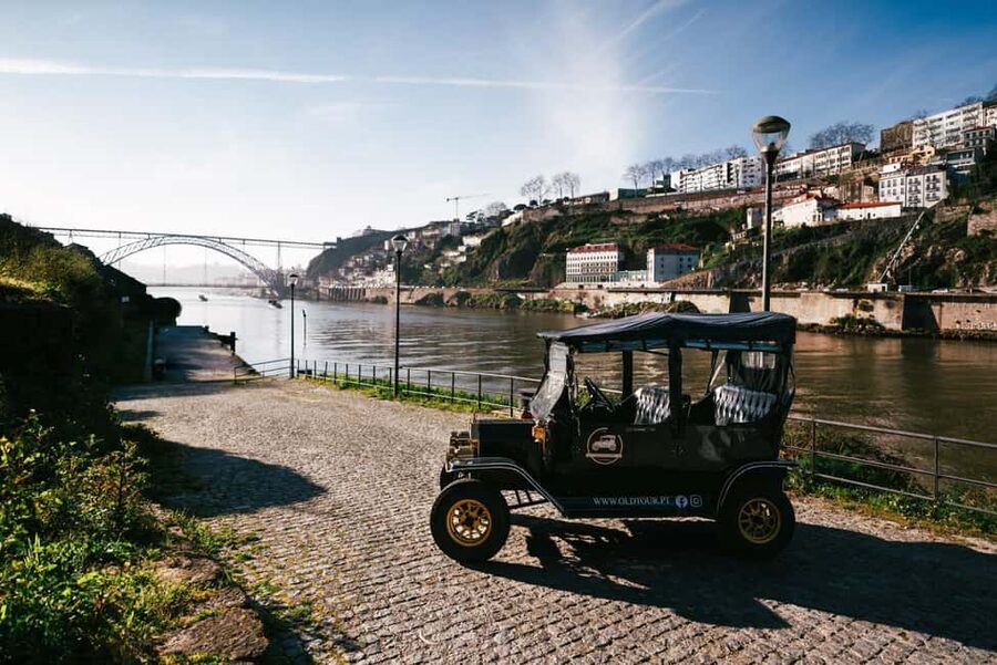 Porto: Private Tour of the Historic City in a Ford T Car - What to expect at the Cálem Port tasting