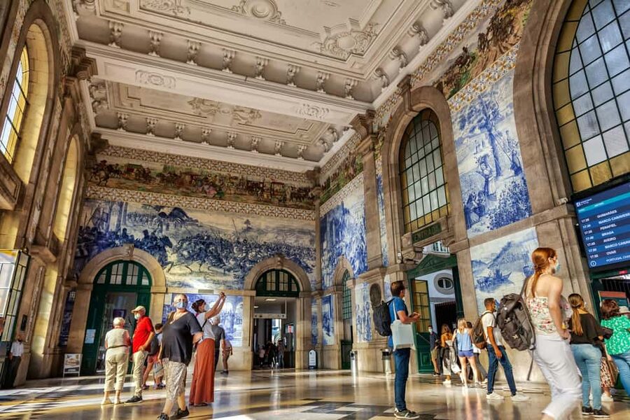 Porto: Walking Tour Through History, Culture & Amazing Views - Starting at Clérigos Tower with Porto at your feet
