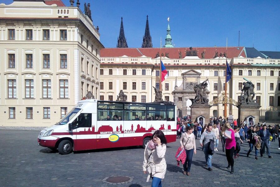 Prague: Historic City Center Bus Tour with Top Sights - What this Prague bus tour actually delivers