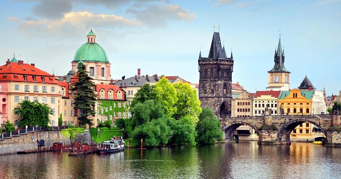 Prague Historic Pub Tour with Drinks Included - Key points at a glance