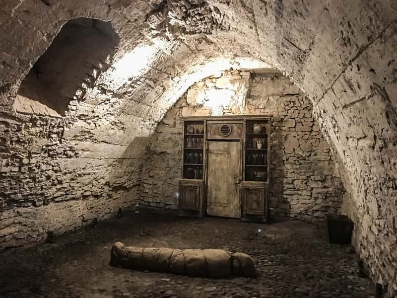 Prague: Oldtown, Medieval Underground & Dungeon History Tour - Starting beneath Male Namesti Square