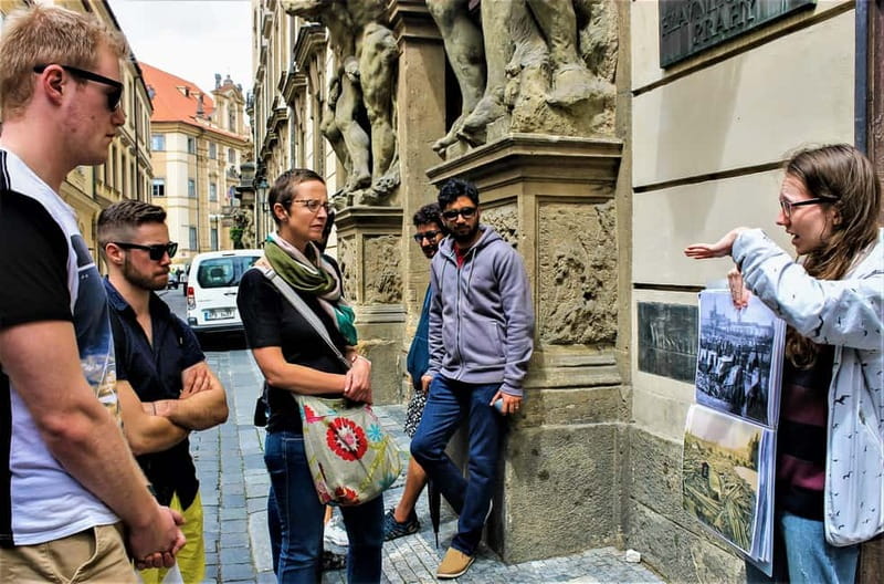 Prague: Oldtown, Medieval Underground & Dungeon History Tour - Practical details that affect your visit