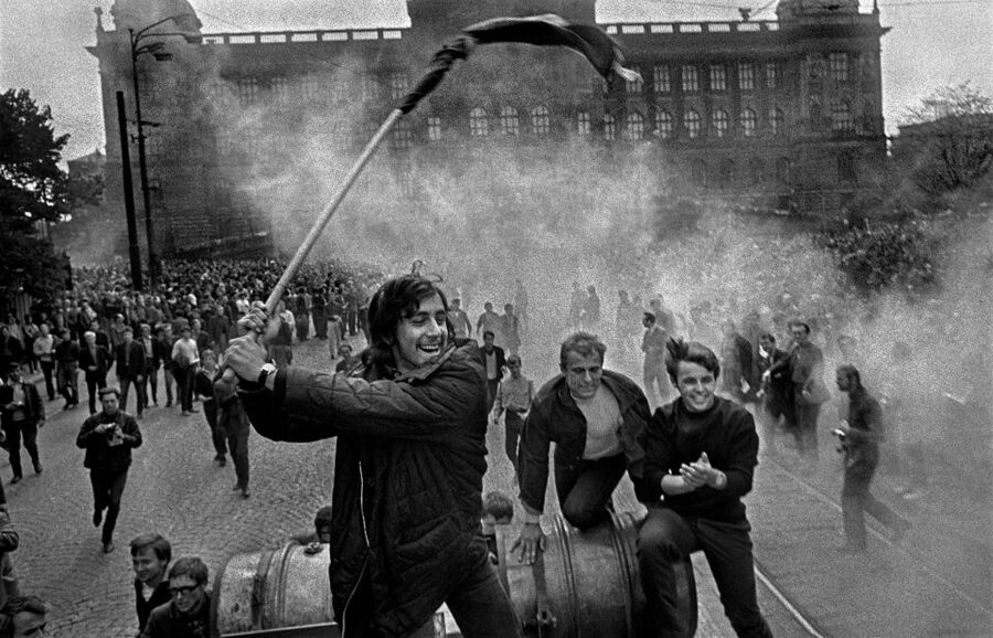 Prague: World War II and Communist History Tour - Starting in the Old Town near Týnská Street