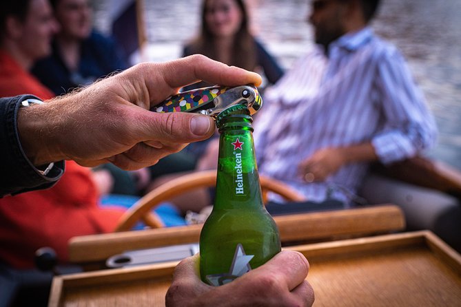 Private Boat Tour Amsterdam - 90 Min incl. welcome drink on historic saloon boat - Guides who make the private format work