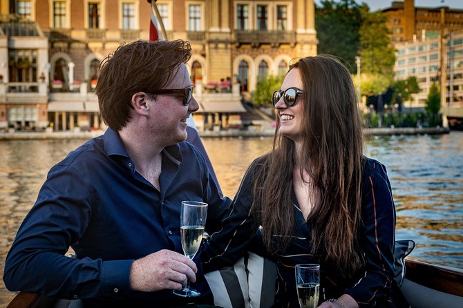 Private Boat Tour Amsterdam - 90 Min incl. welcome drink on historic saloon boat - How the 90-minute route works