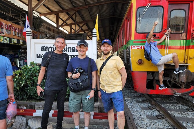 Private Floating Market and Historical Ayutthaya Sightseeing Tour - The road north to Ayutthaya