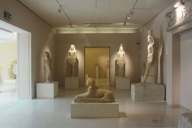 Private Luxury Tour: Marathon – Battle & Run That Changed History - The Marathon Tomb and the fallen Athenians