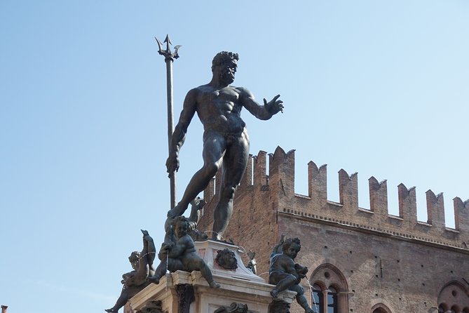 Private or semi-private tour of the historic center of Bologna - Via Pescherie Vecchie and the edible side of Bologna