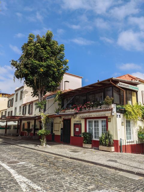 Private Tour:Historical Old Town 1-Hour Tour by Tuk Tuk - Why a tuk tuk works well in Funchal