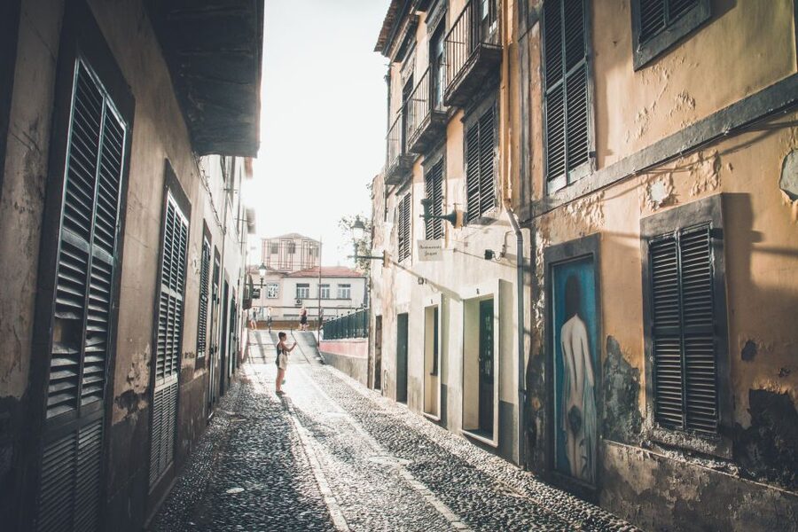Private Tour:Historical Old Town 1-Hour Tour by Tuk Tuk - What the guide adds to the experience