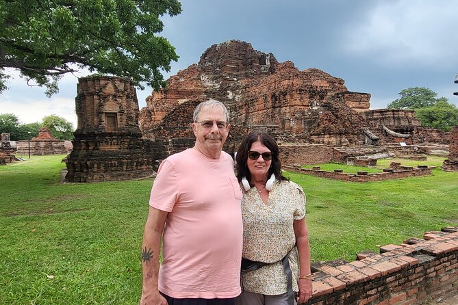 Private tour to Ayutthaya and Boat Tour Heritage Site - Wat Mahathat and the Buddha in the tree roots