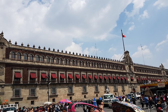 Private Walking Tour Gems of the Historic Center of Mexico City - Plaza Tolsá and the Postal Palace courtyard